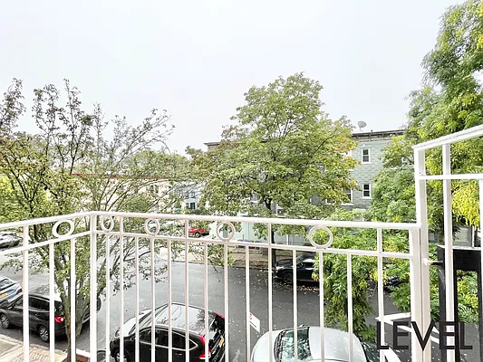 Rented by Level Group | media 31