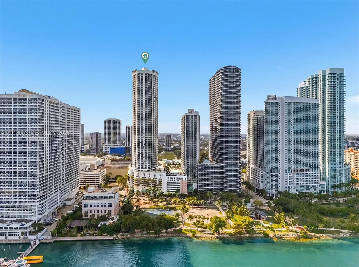 Building Photo - 1750 N Bayshore Dr #1407