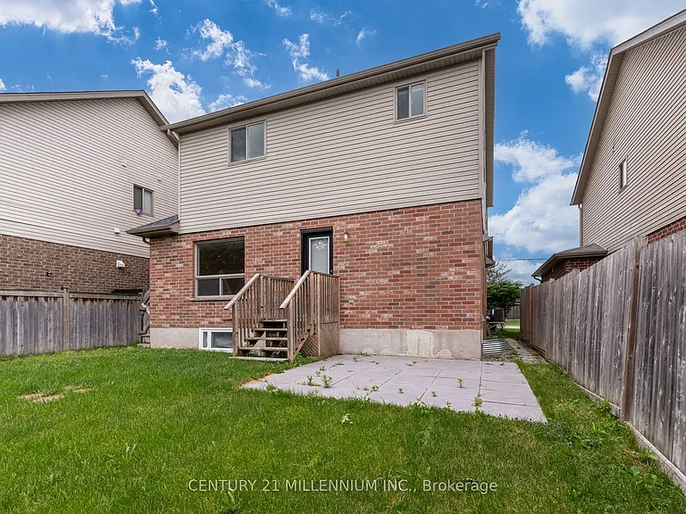 217 King St S #UPPER — Photo 20