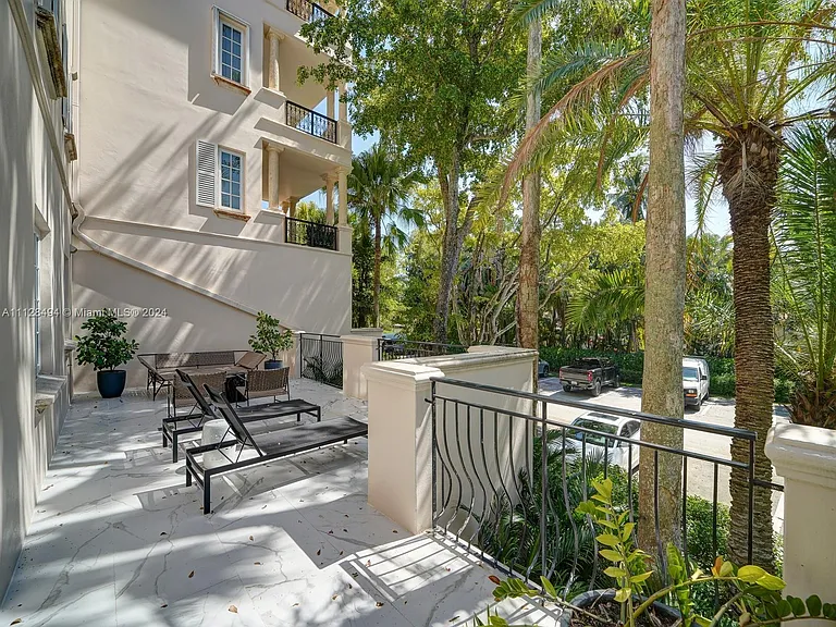 19117 Fisher Island Dr #19117 — Photo 20