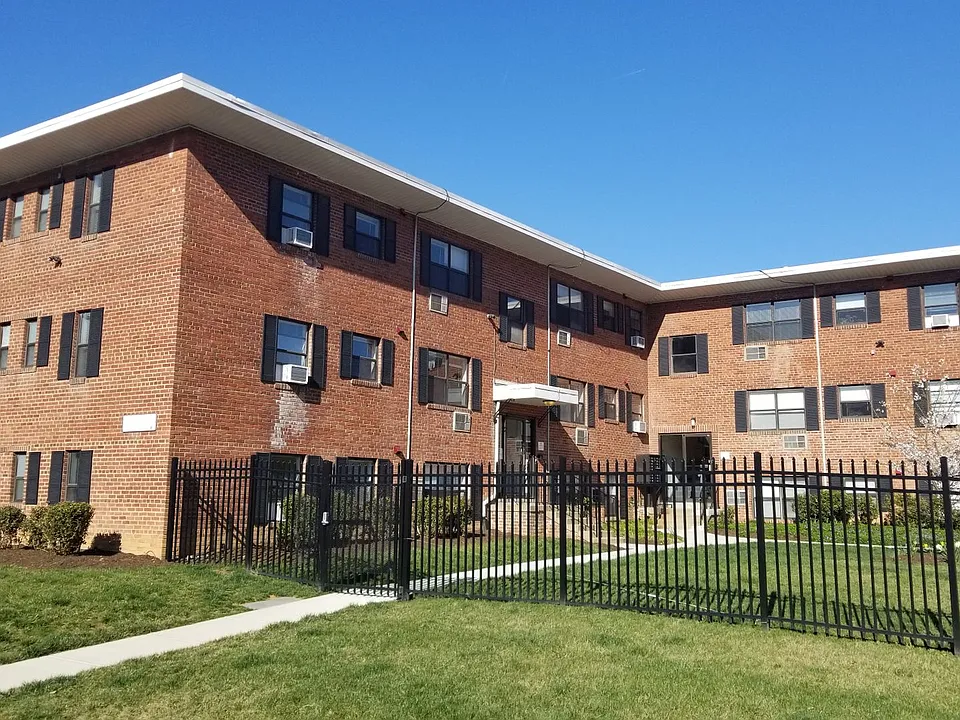1215 N Quinn Street