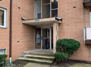 22081 River Oaks Dr APT B4, Rocky River, OH 44116
