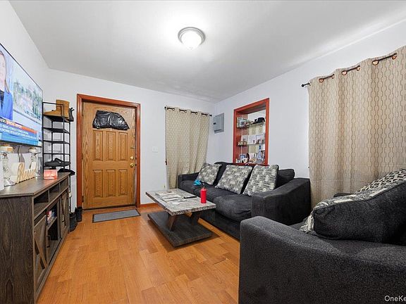3rd image of 3544 -3546 Laconia Avenue