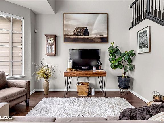 3rd image of 1045 Greenwich Way
