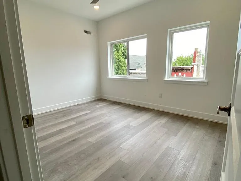2434 N Mascher St #3 — Photo 9