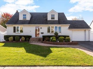 101 Brenner Ave, Bethpage, NY 11714
