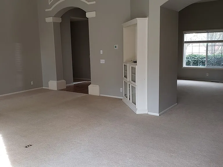 1570 Kingston Way — Photo 3