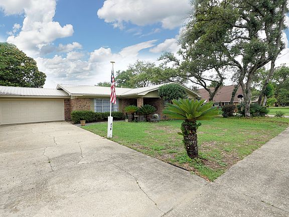 3rd image of 319 Briarwood Cir