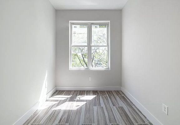 3rd image of 240 Howard Ave #101