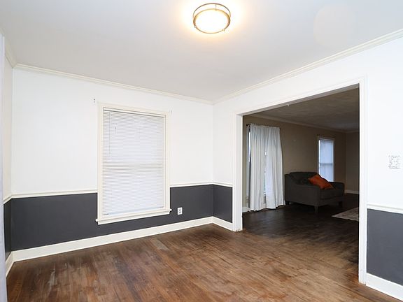 4th image of 14 W Maxwell Dr