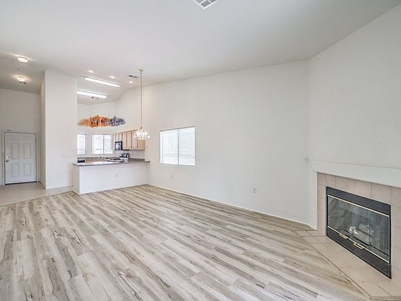 5th image of 855 N Stephanie St Unit 1911