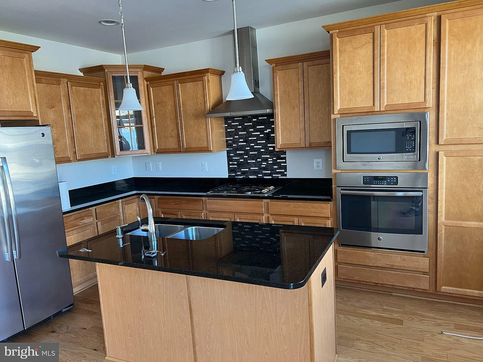 4 bed, 3.5 bath, 2660 sqft, $3,600 — Photo 4