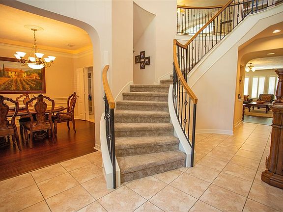 3rd image of 3909 Summer Manor Dr