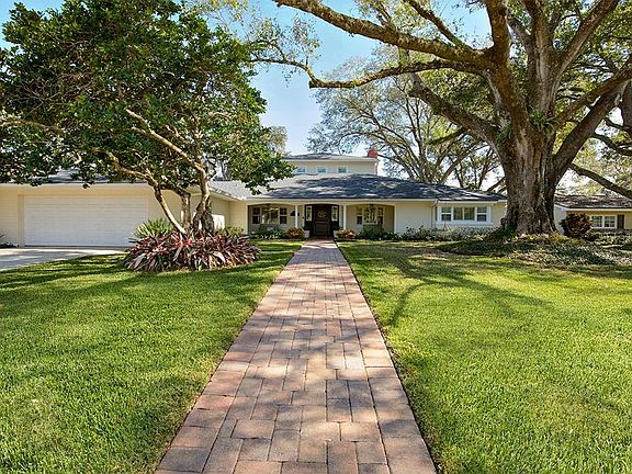 2nd image of 1401 Country Ln