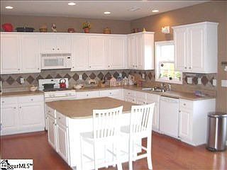 3rd image of 104 Brittle Creek Ln