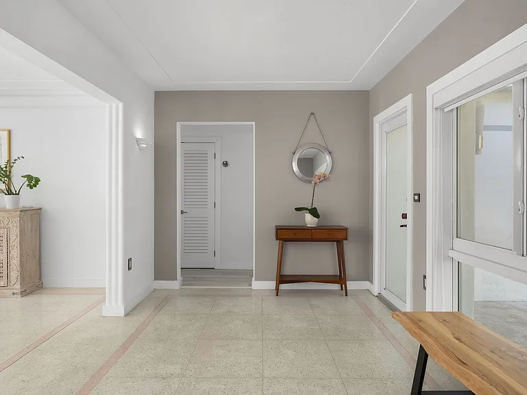7901 Noremac Ave — Photo 2