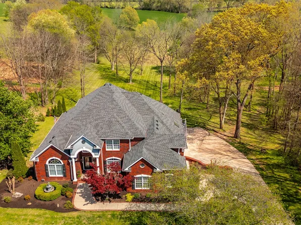 1086 Double D Dr, Springfield, TN 37172