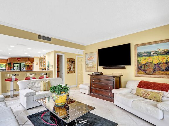 2nd image of 1108 Marine Way W #B1r