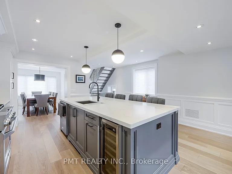 50 Thursfield Cres — Photo 7