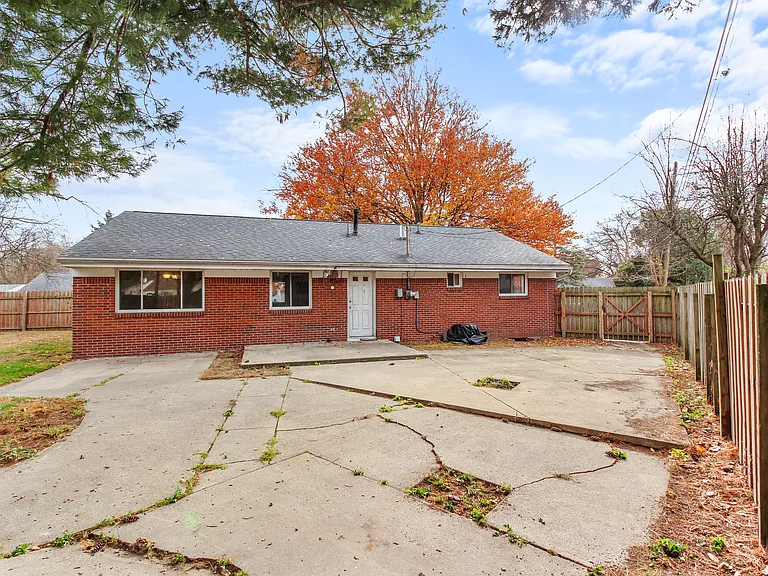 2270 Wernert Ave — Photo 21