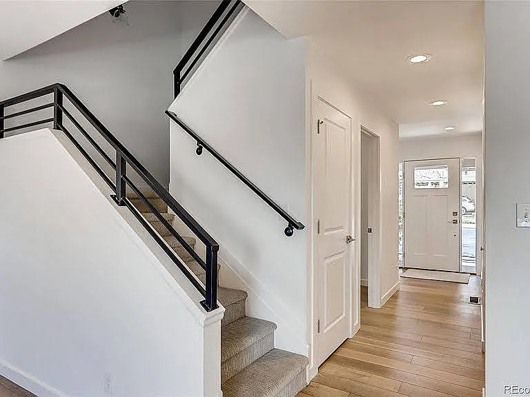1502 Chambers Dr — Photo 3