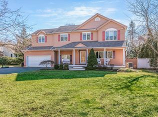 38 Altamore St, Melville, NY 11747