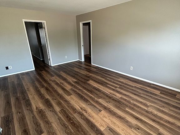 2nd image of 805 Anchorage Ct APT D