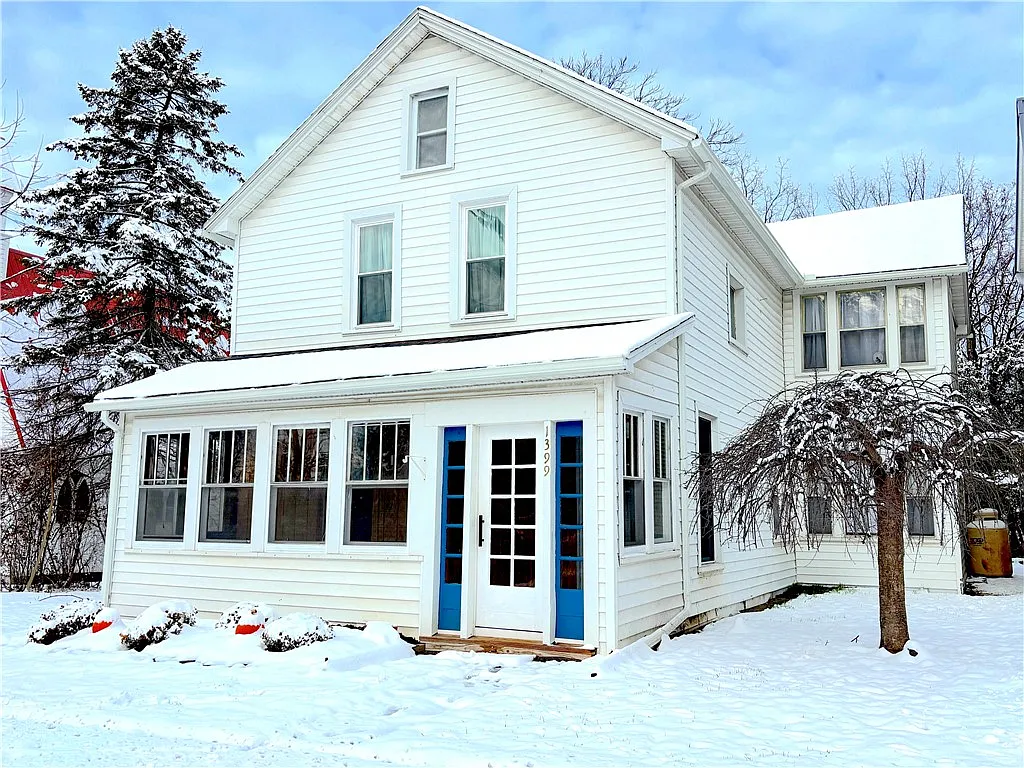 1399 Main St photo 1