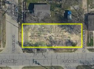 902 Stanfield St, South Bend, IN 46617