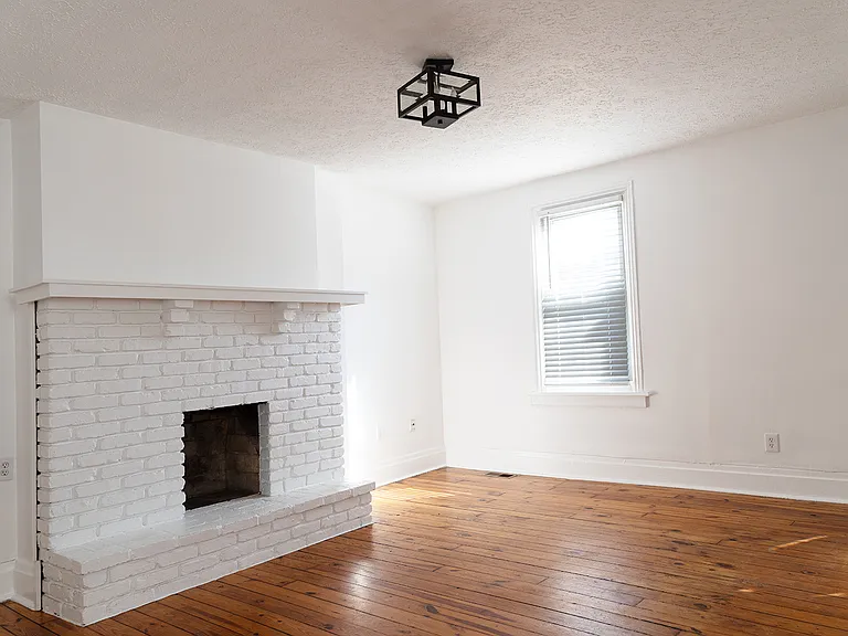 351 Ferry St — Photo 4