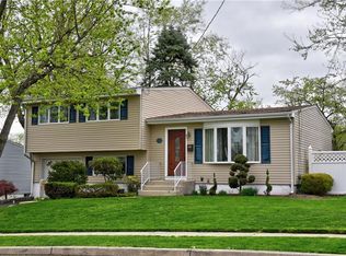 26 Jacob St, Old Bridge, NJ 08857