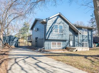 2205 Norwood Dr, Norwalk, IA 50211