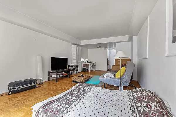 Rented by Compass | media 9