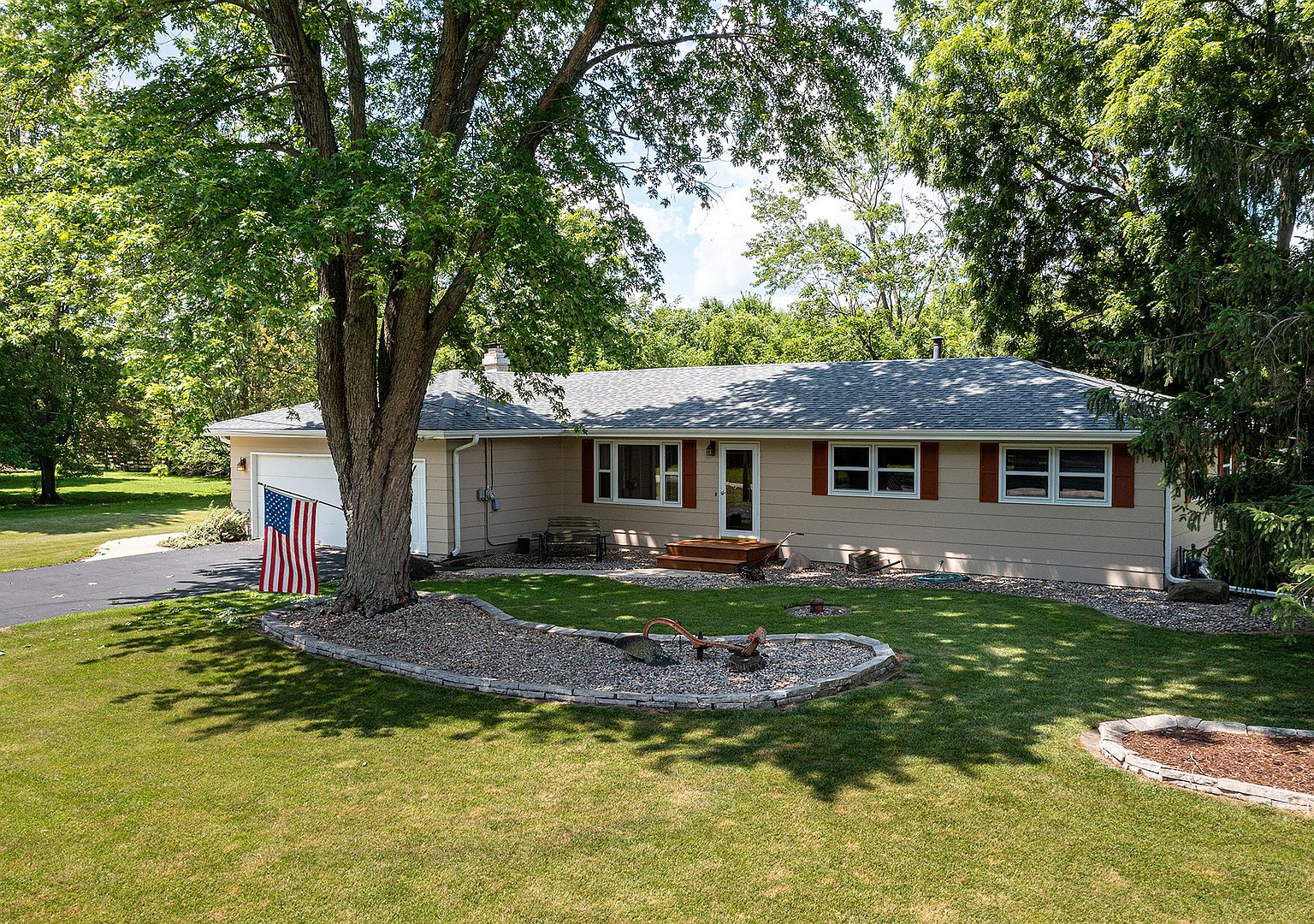 61 Clark Ave, Oswego, IL 60543 | MLS #11823766 | Zillow