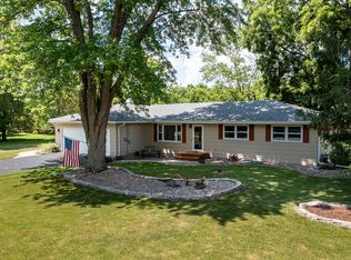 61 Clark Ave, Oswego, IL 60543
