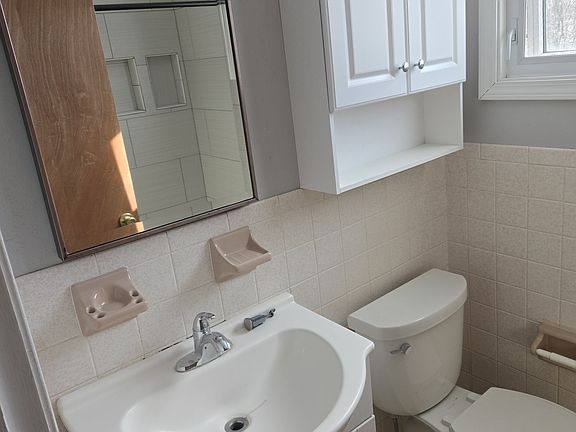 4th image of 88 Sudbury Ln #2