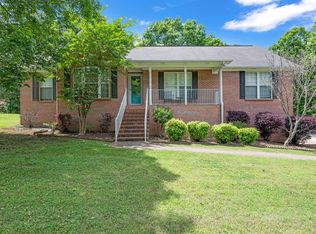 559 Hayfield Dr, Dora, AL 35062