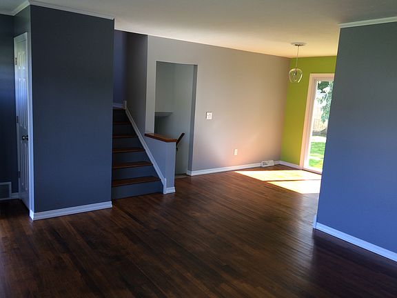 3rd image of 7696 Sharon Dr