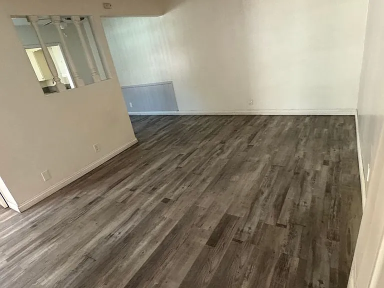 331 E Live Oak St — Photo 23