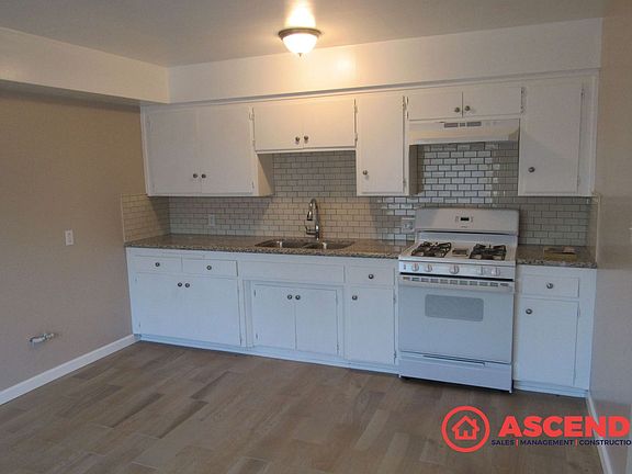 5th image of 2623 Van Buren Pl