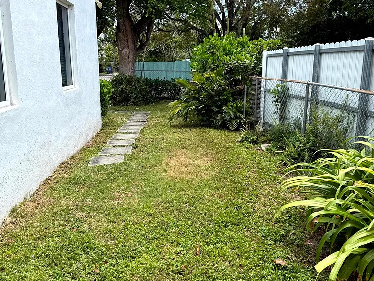 1510 S 19th Ave #MH — Photo 6