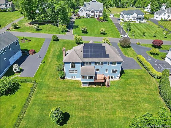 3rd image of 60 Topaz Ln