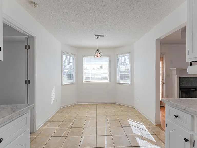 290 Stone Hill Dr — Photo 6