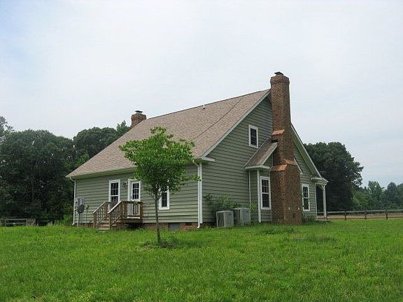 2nd image of 1021 Meadow Landing Ln
