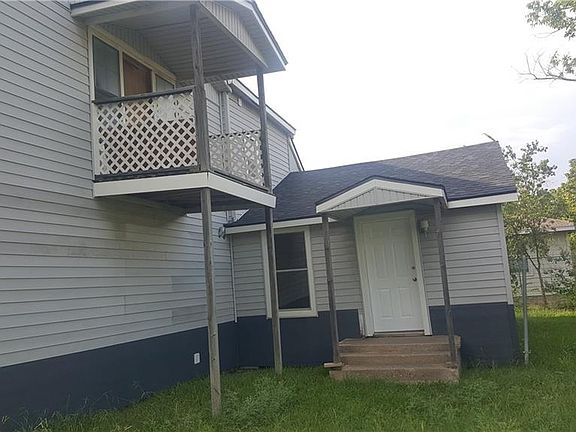 5th image of 104 N Henrietta St