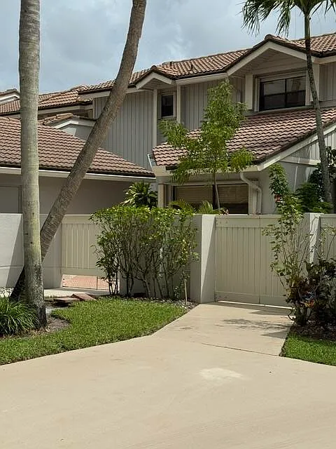 505 Prestwick Circle Palm