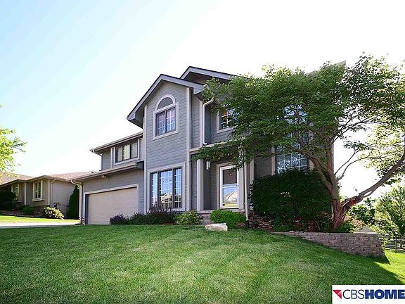 2nd image of 215 Fleetwood Dr