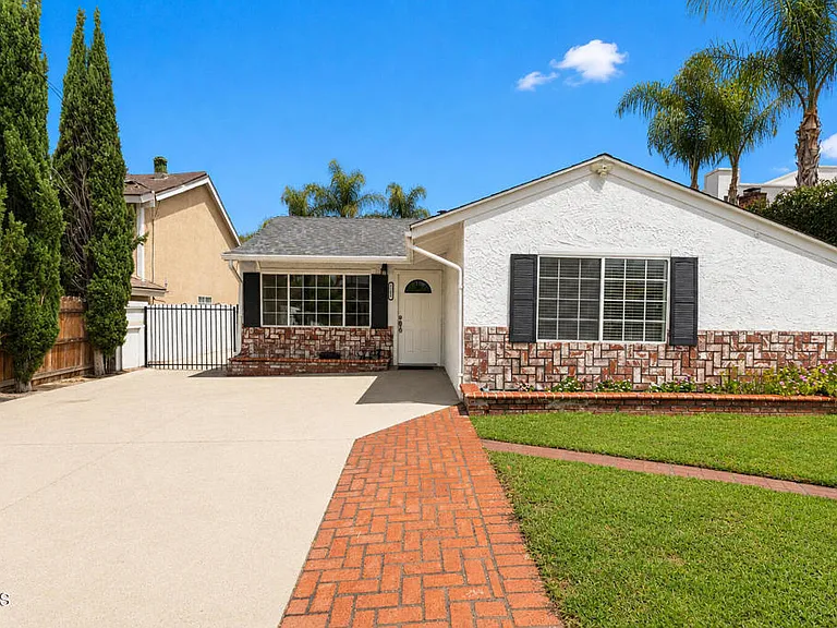 7845 Hillrose St — Photo 1