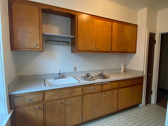 4th image of 4305 N Marlborough Dr #11