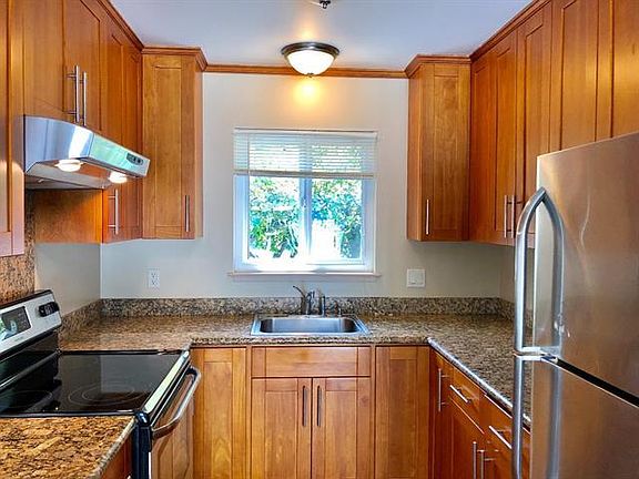 5th image of 1501 Sierra St